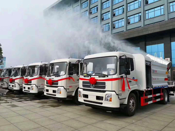 多功能灑水車帶霧泡抑塵