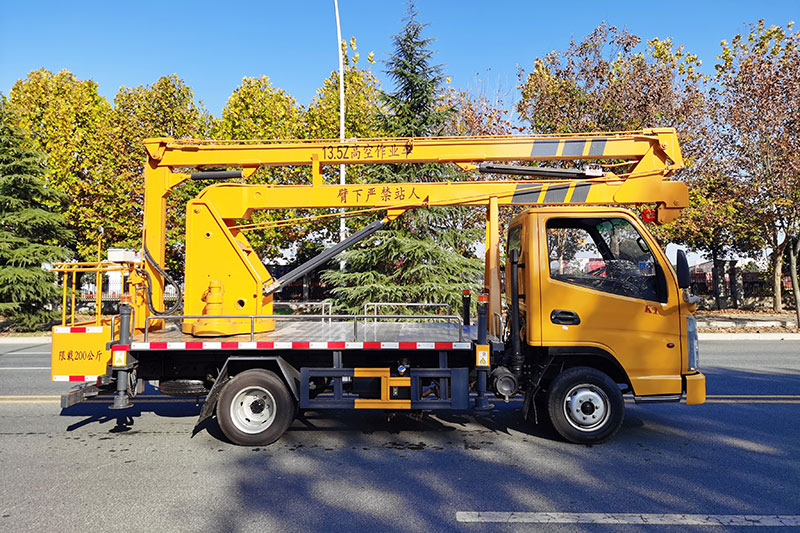 凱馬13.5米藍牌高空作業(yè)車圖片