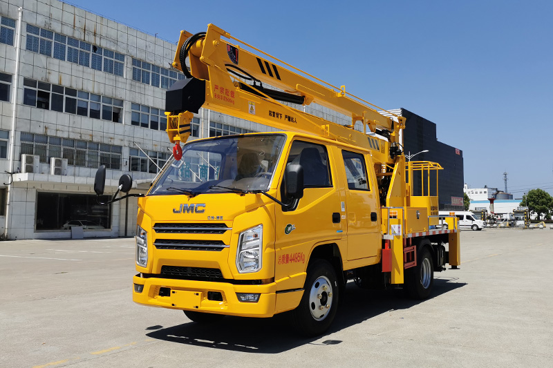 江鈴13.5米雙排藍牌高空作業(yè)車