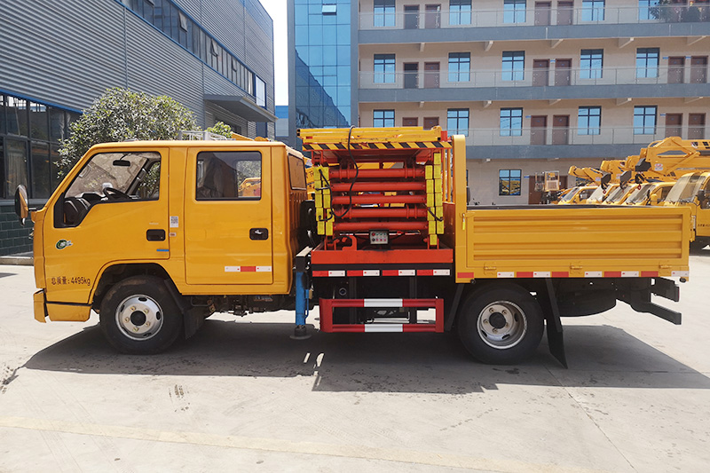 江鈴8米剪式高空作業(yè)車_江鈴10米剪式高空作業(yè)車圖片