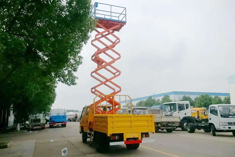 東風(fēng)8米升降平臺高空作業(yè)車_東風(fēng)10米升降平臺高空作業(yè)車圖片